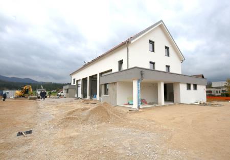 GRADBIŠČE CENTRA ZAŠČITE IN REŠEVANJA RAKEK OGLED 01 FOTO LJUBO VUKELIČ